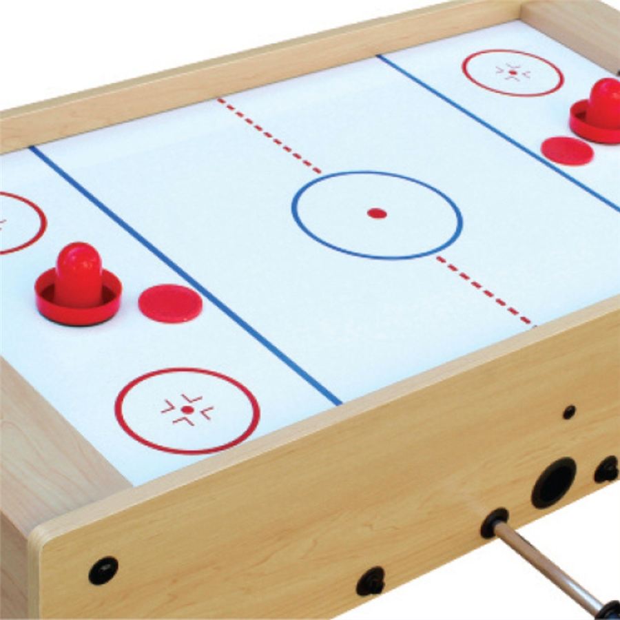 Tisch-Airhockeyspiel aus Holz mit zwei roten Schlägern und zwei roten Pucks auf einem weiß markierten Spielfeld.